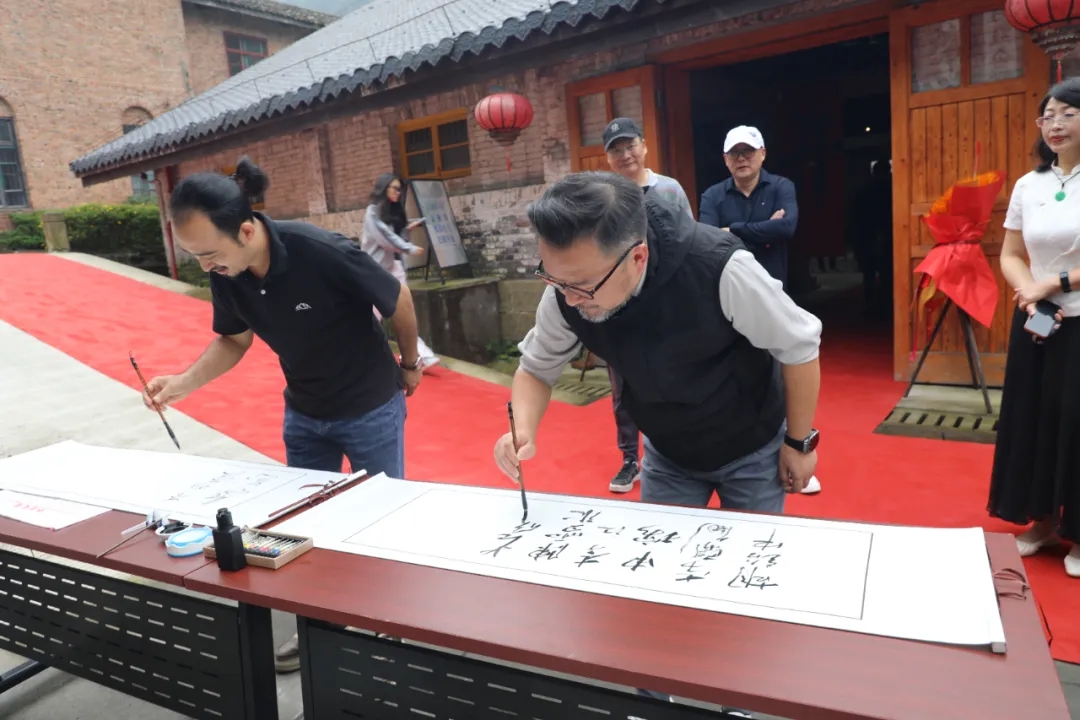 6e4ace29d2ef47e74acf9838a04c884e.jpg 6e4ace29d2ef47e74acf9838a04c884e.jpg